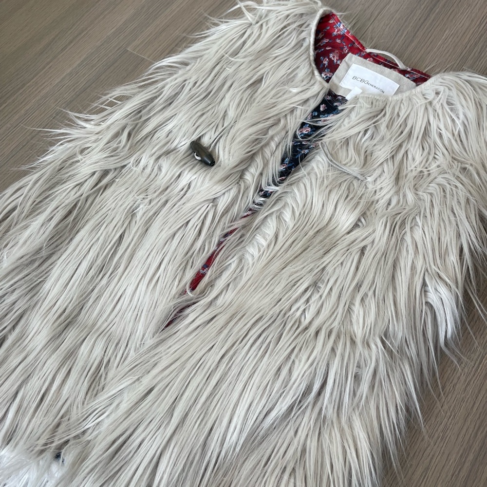 BCBG light grey faux fur vest sz M
